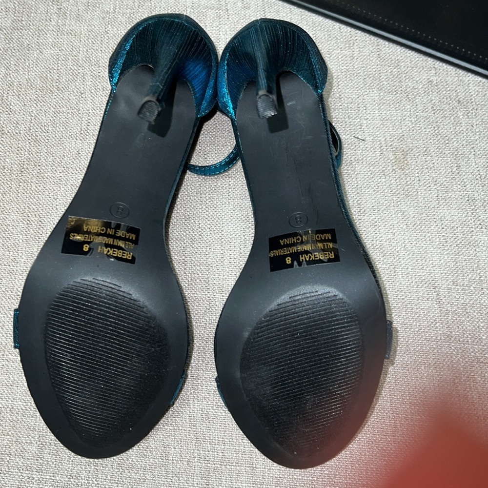 Never worn women’s heel size 8 shimmery blue/green. No box - Picture 5 of 5